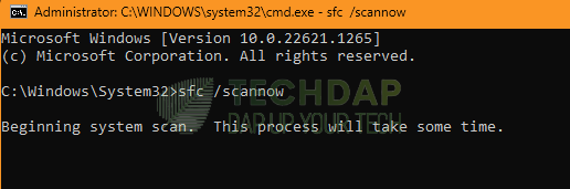 Typing in "sfc /scannow" to initiate a SFC scan to fix Error 0x80070006 The handle is invalid